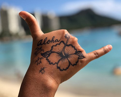 The season's best gifts—starting with @coach bag charms. #alamoanacenter  #alamoanacentershopping #hawaii #oahu #honolulu #hawaiishopping