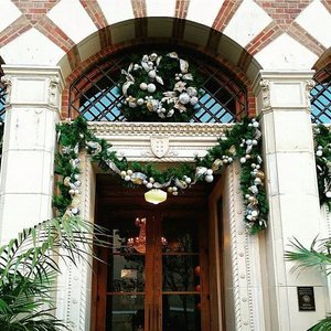 Hotel Normandie in Los Angeles, image may contain: Home Decor, Chandelier, Lamp, Furniture
