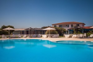 Pool & Beach