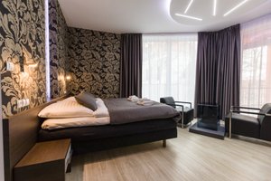 Room & Suite