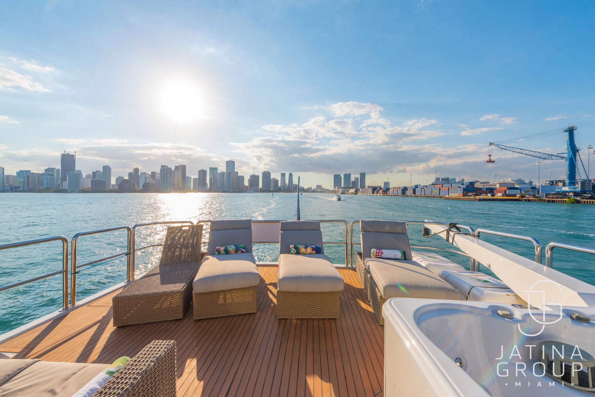 yacht-charter-miami-beach-all-you-need-to-know-before-you-go