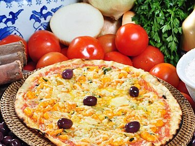 Camarão: Camarão com Parmesão puxado na manteiga temperado com Cebola, Salsinha e Azeitonas Pret