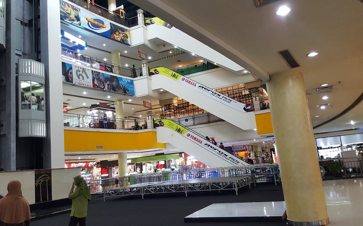 Gambar Dalam Mall di Solo Grand Mall