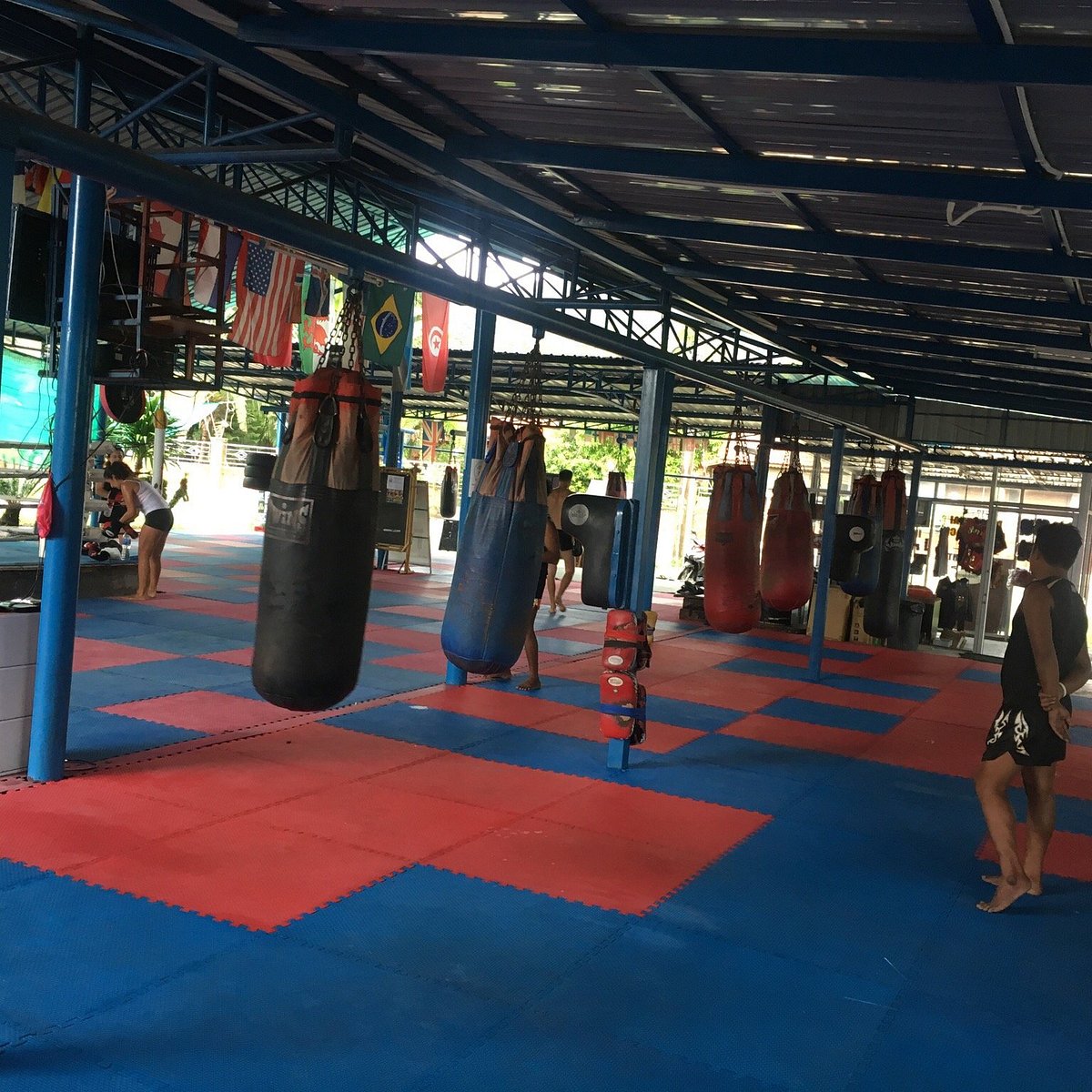 Boxing camps. Спортзал в Тайланде.