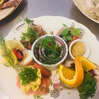 Juleplatte og brunchtallerken bestilles dagen før!