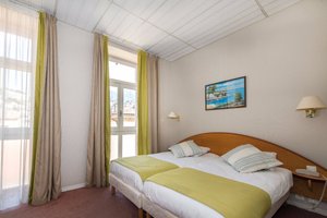 Room & Suite