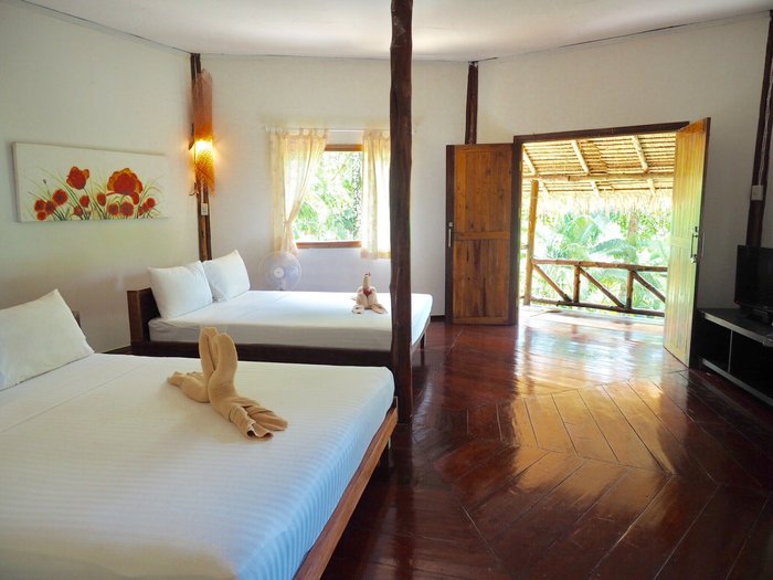 Little Eden Bungalows & Restaurant Rooms: Pictures & Reviews - Tripadvisor