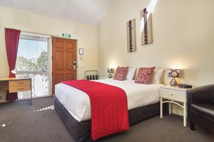 Room & Suite