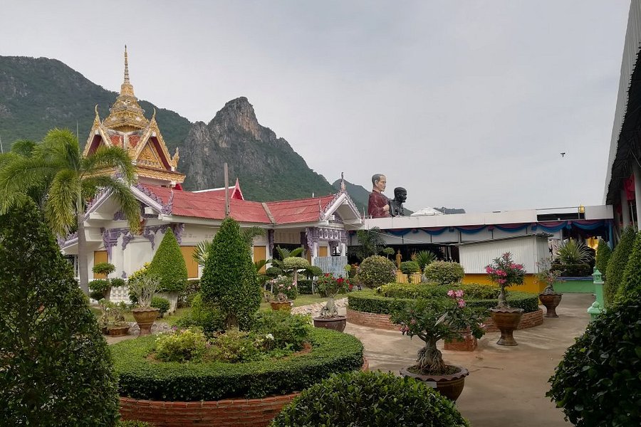 Tan Chet Yot Temple image