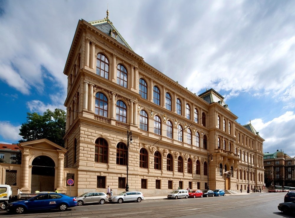 Museum 5. Museum of decorative Arts in Prague. Йозеф Шульц Архитектор. Прага музей прикладного искусства. Музей декоративного искусства в Праге.