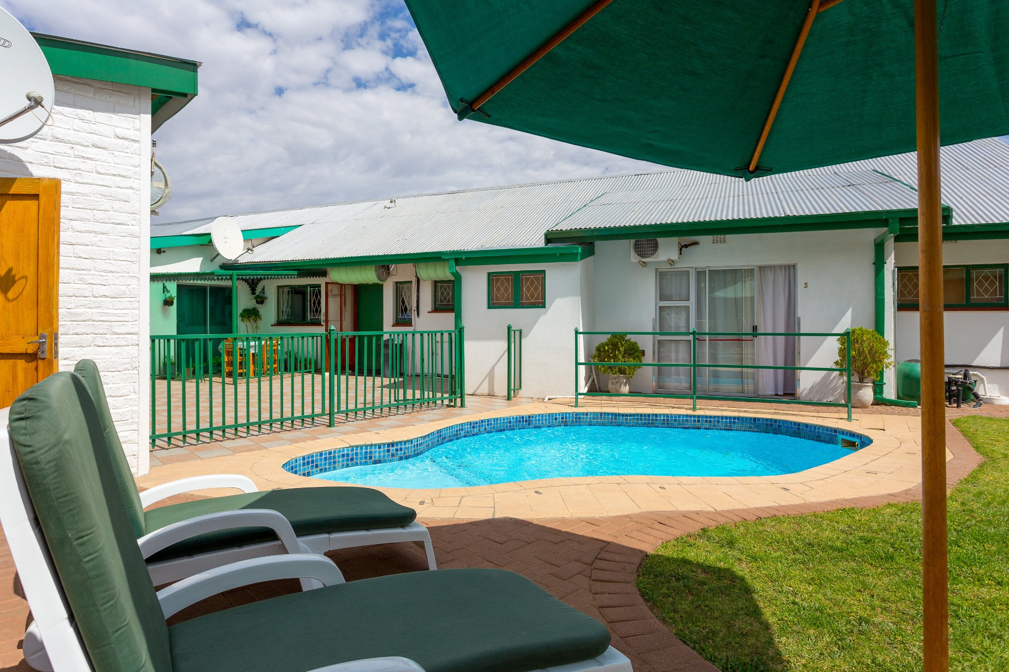 Hotel photo 13 of Colesview Guest House.