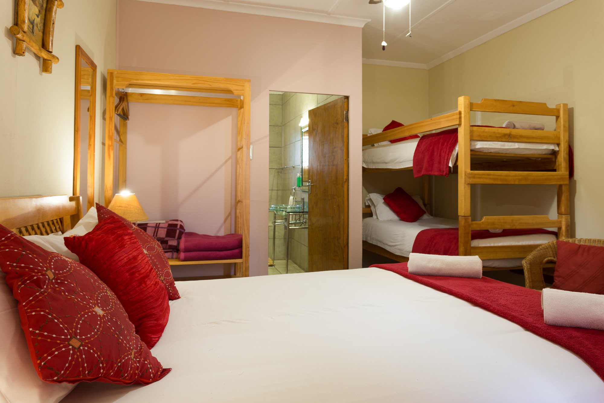 Hotel photo 8 of Colesview Guest House.