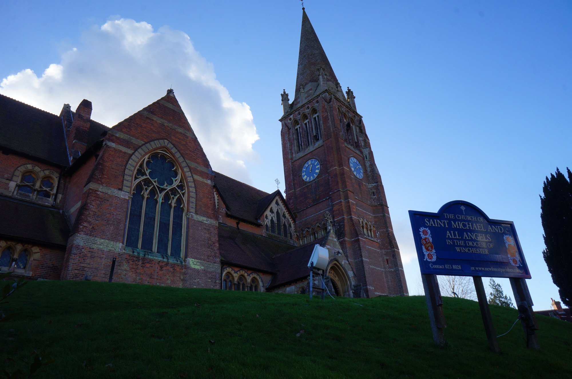 St Michael & All Angels Church, Lyndhurst: лучшие советы перед ...