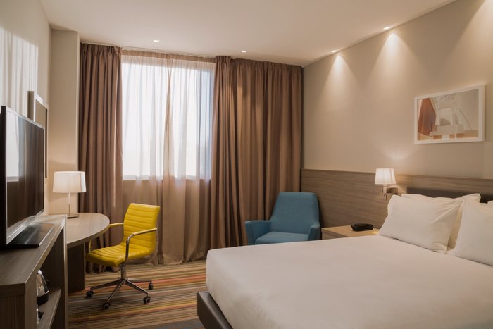 Hampton by Hilton Rome East Rooms: Pictures & Reviews - Tripadvisor