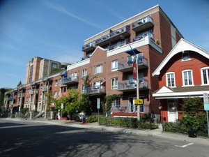 Byward Blue Inn in Ottawa, image may contain: City, Neighborhood, Urban, Apartment Building
