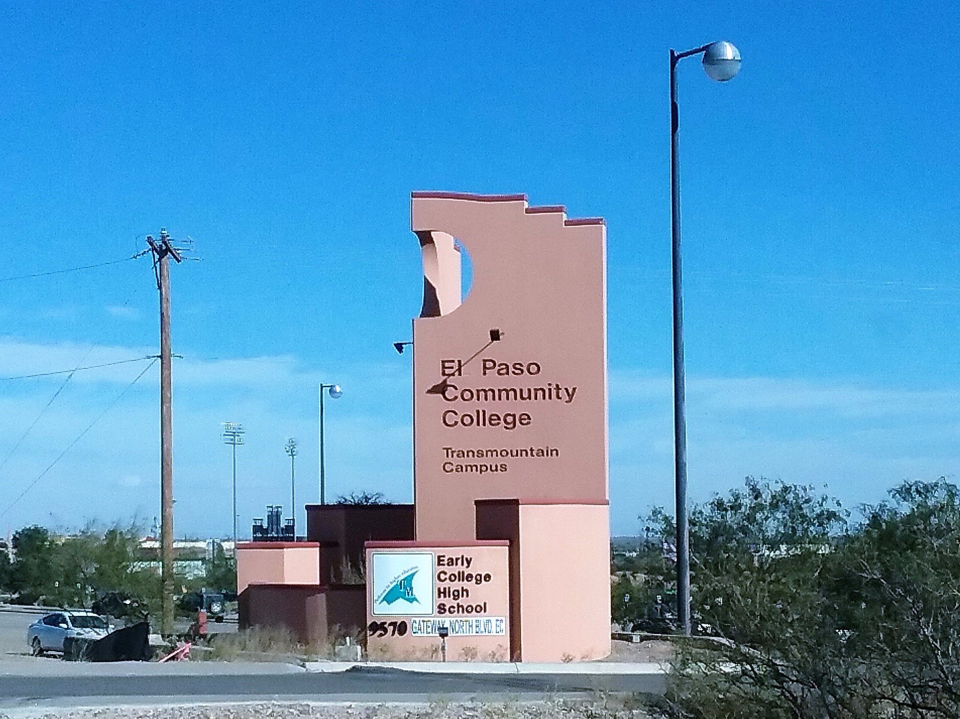 El Paso Community College   Campus Entrance 