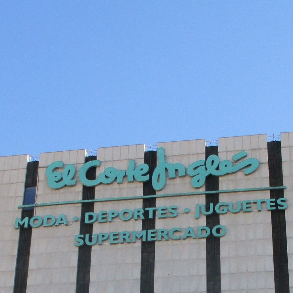 Dónde está el outlet del corte inglés en madrid