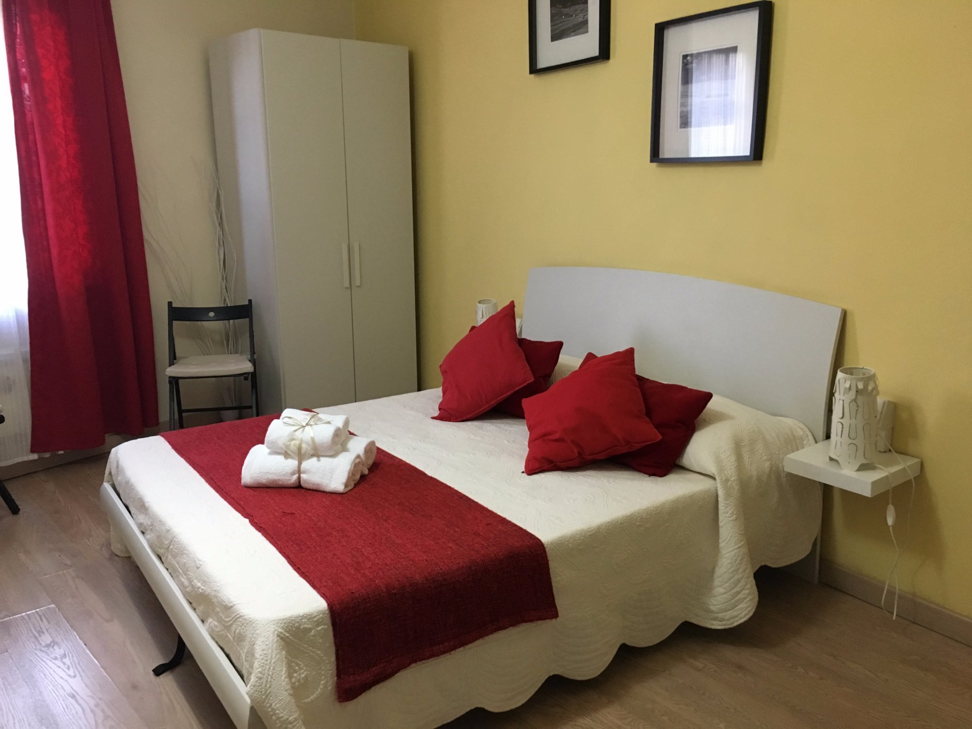 AT HOME BED AND BREAKFAST - Prices & B&B Reviews (Lucca, Italy)