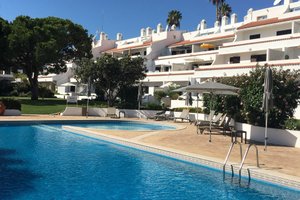 Piscina e praia