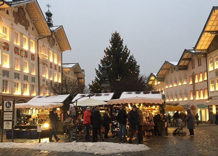 Der wunderschöne Weihnachtsmarkt von Bad Tölz am Familientag Mittwoch inklusive Kutschfahrt, tra