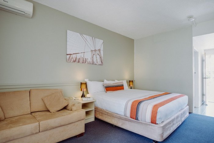 Artesian Spa Motel Parking: Pictures & Reviews - Tripadvisor