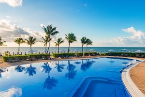 Piscina y playa