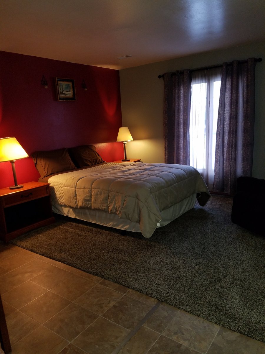 Nd underwood dakota inn rose Dakota Rose
