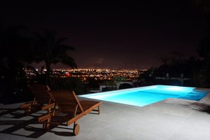 Pool & Beach