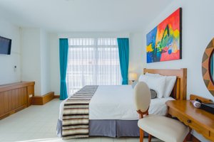 Room & Suite