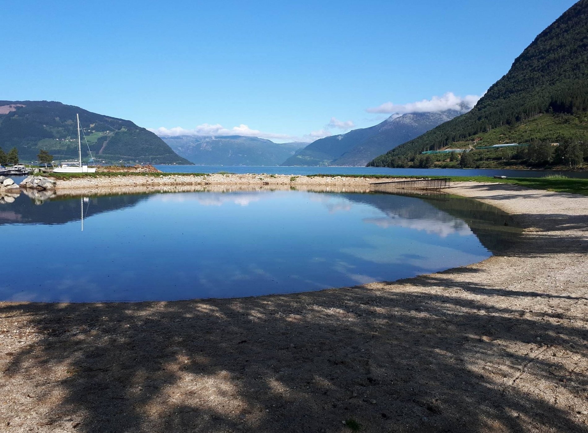 Kinsarvik Fjordhotel by null