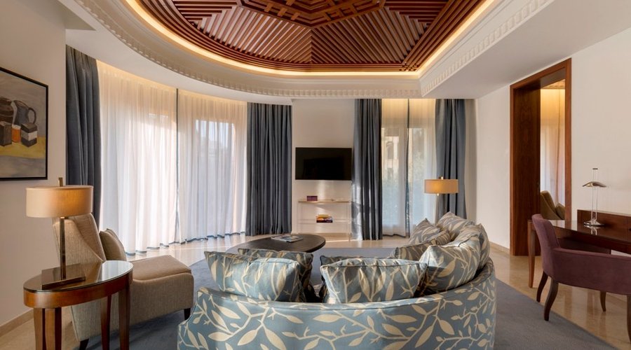 Corner Suite