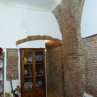 VISTA DEL INTERIOR CON MURALLA ÁRABE Y ARCOS S.XVI