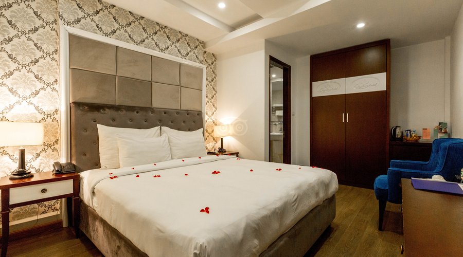 The Superior Double Room at the Skyline Hotel