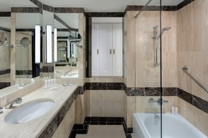 Kamar & Suite