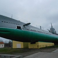 Вот так выглядит лодка с улицы