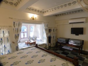 Room & Suite