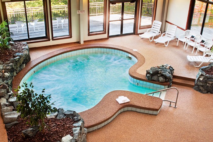 Over-Sized Roman Spa Hot Tub