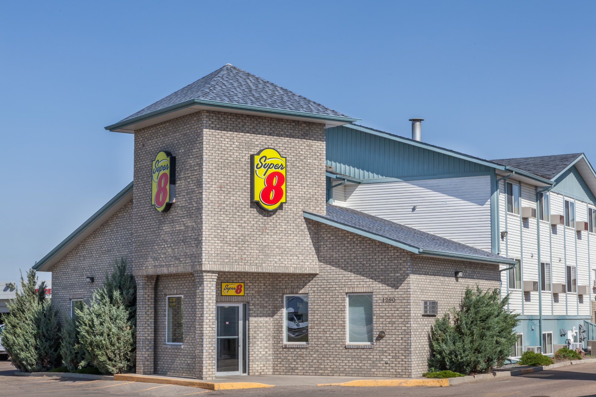 SUPER 8 BY WYNDHAM MEDICINE HAT AB Updated 2024 Prices Motel   Super 8 Medicine Hat 