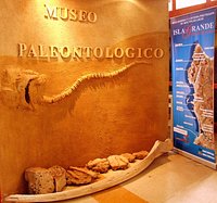 Entrada al Museo Paleontológico. Centro Cultural de Caldera.