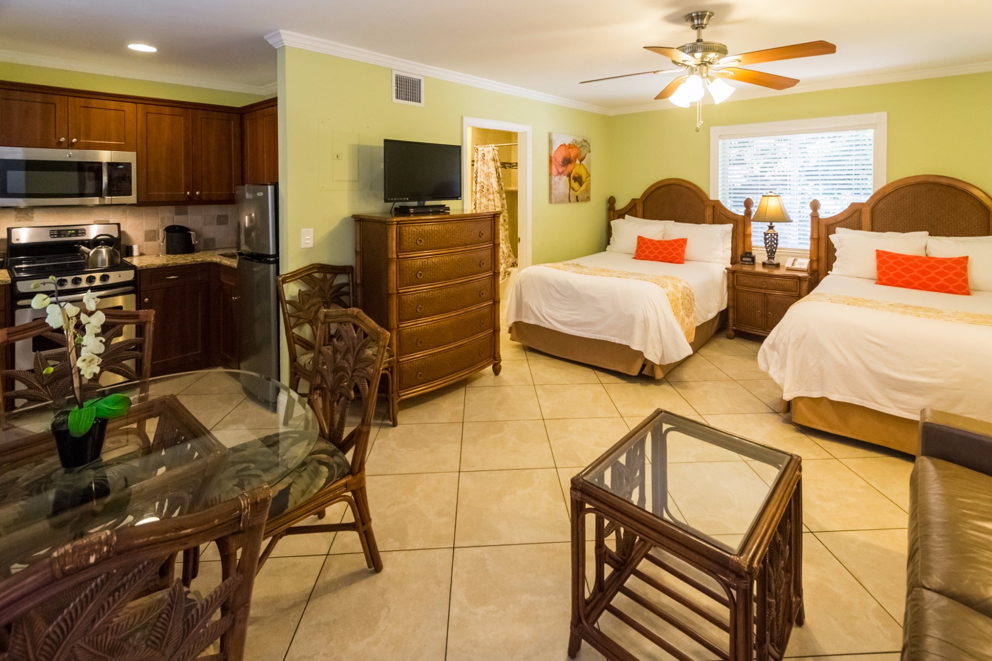 Hotel photo 5 of Tropical Beach Resorts.