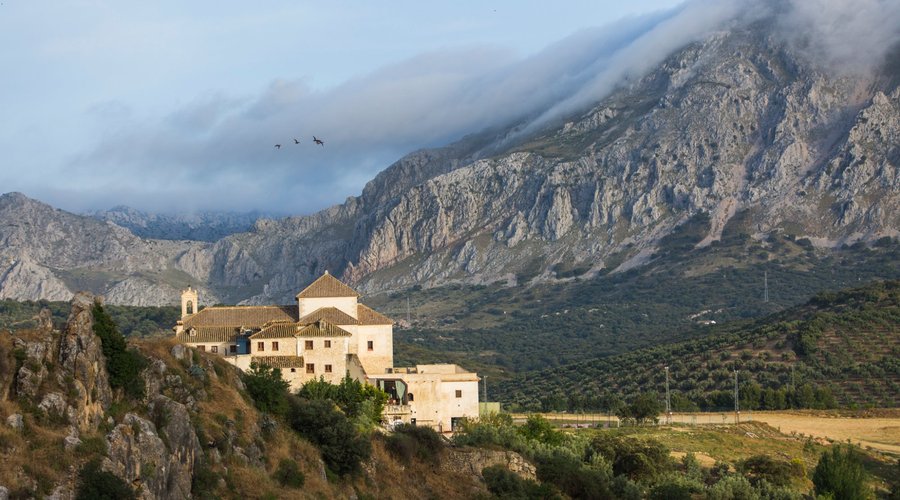 Edificio histórico situado a los pies de El Torcal