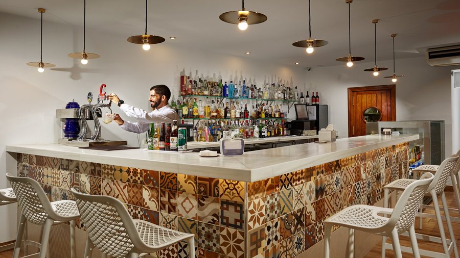 Villa Pool Bar