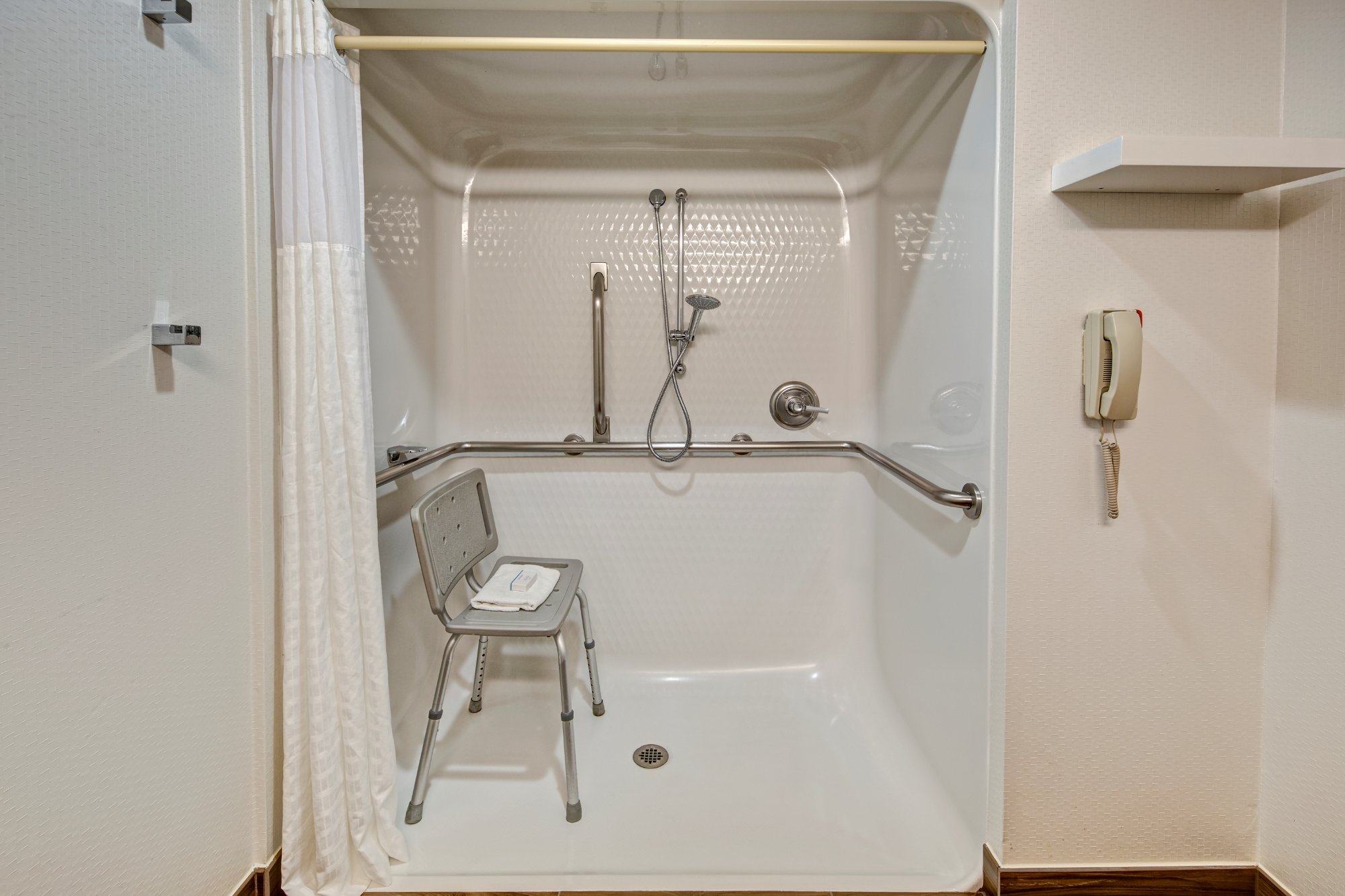 Hotel photo 10 of Hampton Inn Hot Springs.