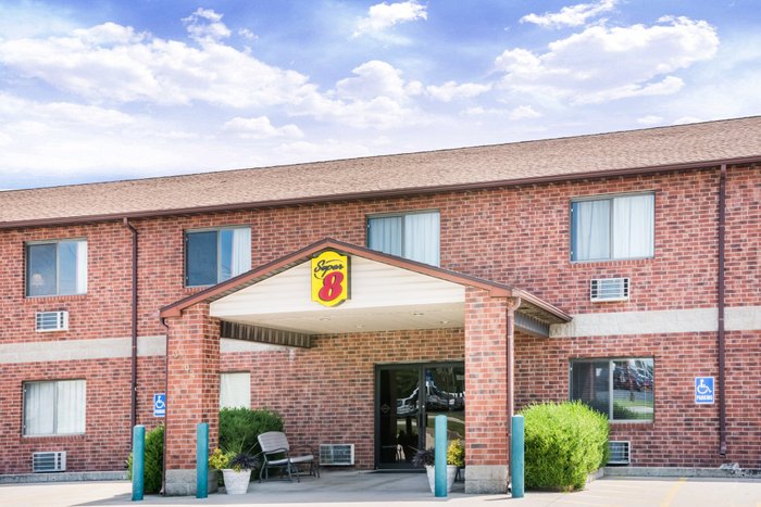 Super 8 By Wyndham Chanute $98 ($̶1̶1̶4̶) - Updated 2024 Prices & Hotel 