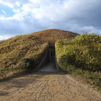 ここの石室は全長14メートルくらいだそうです。