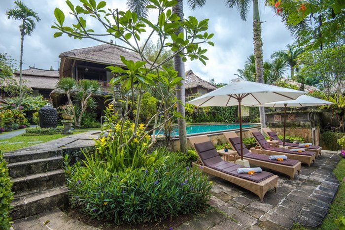 Bunga Permai Hotel Pool: Pictures & Reviews - Tripadvisor