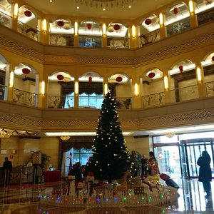 The rather grand lobby.