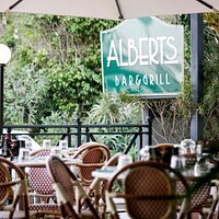 Alberts Bar & Grill