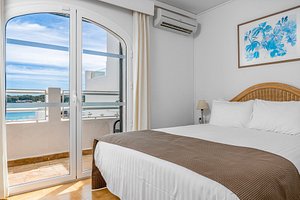 WHITE SANDS BEACH CLUB $101 ($̶1̶4̶8̶) - Updated 2023 Prices & Specialty  Resort Reviews - Spain/Menorca