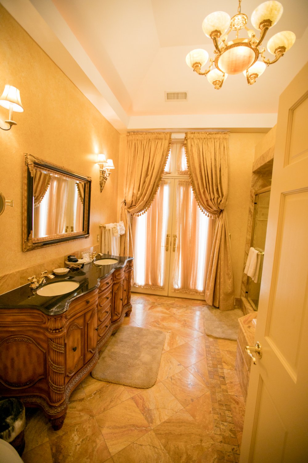 Hotel photo 14 of Gramercy Mansion.